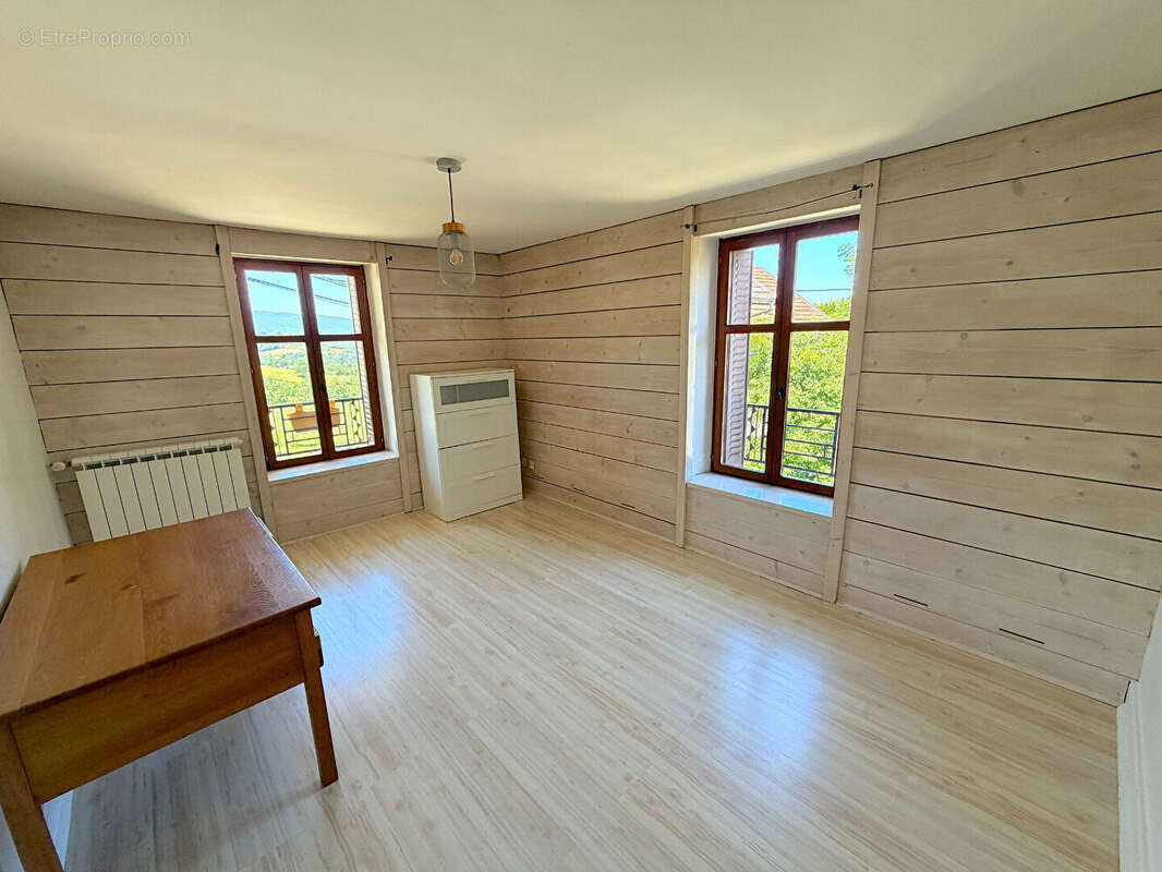 Maison à CORBONOD