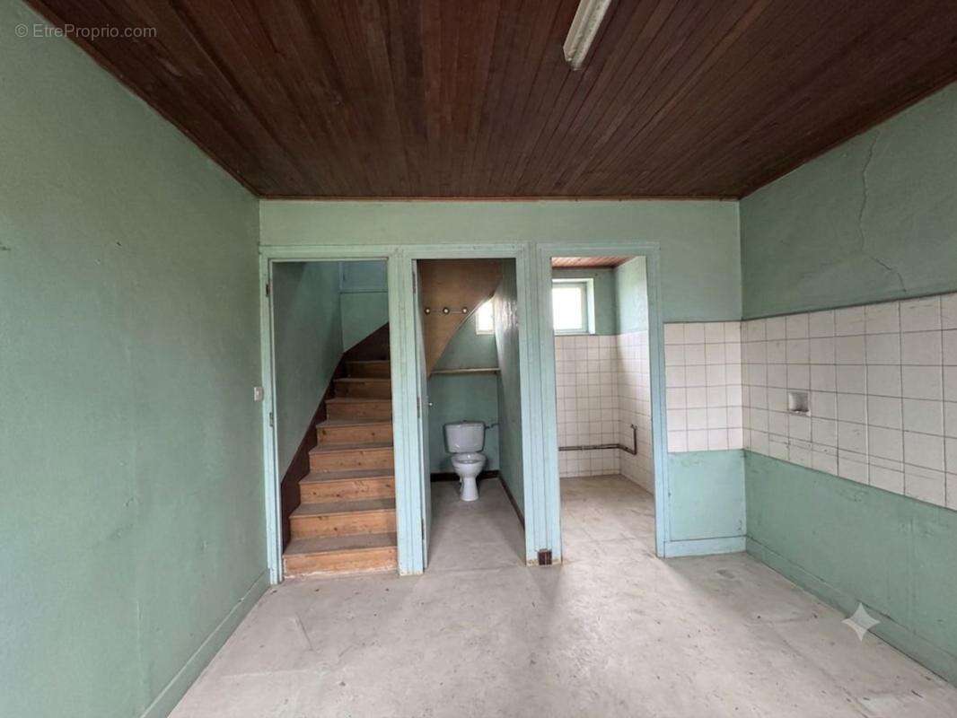 Maison de caractère dauphinoise à fort potentiel à Rénover Divisée en 2 Habitations - photo 3