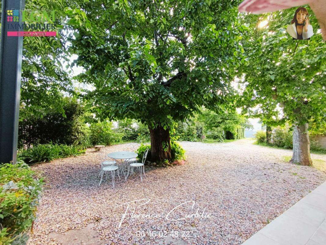 Maison à SAINT-HILAIRE-DE-BRETHMAS