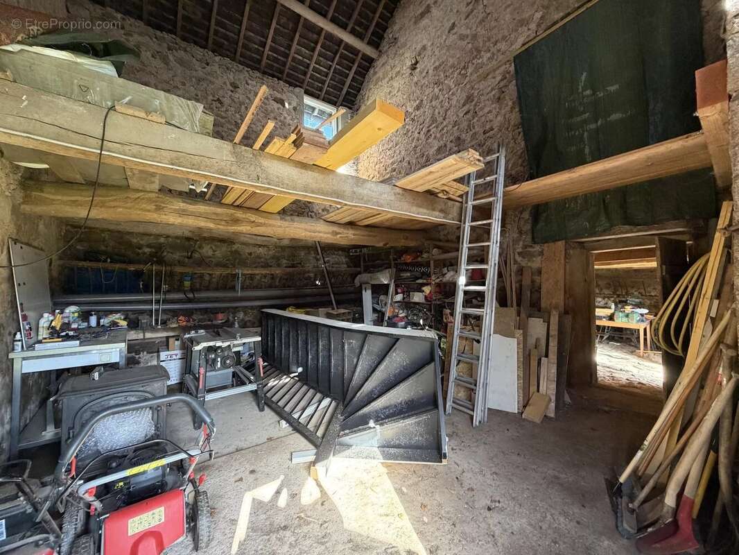 Maison à MONTSAUCHE-LES-SETTONS