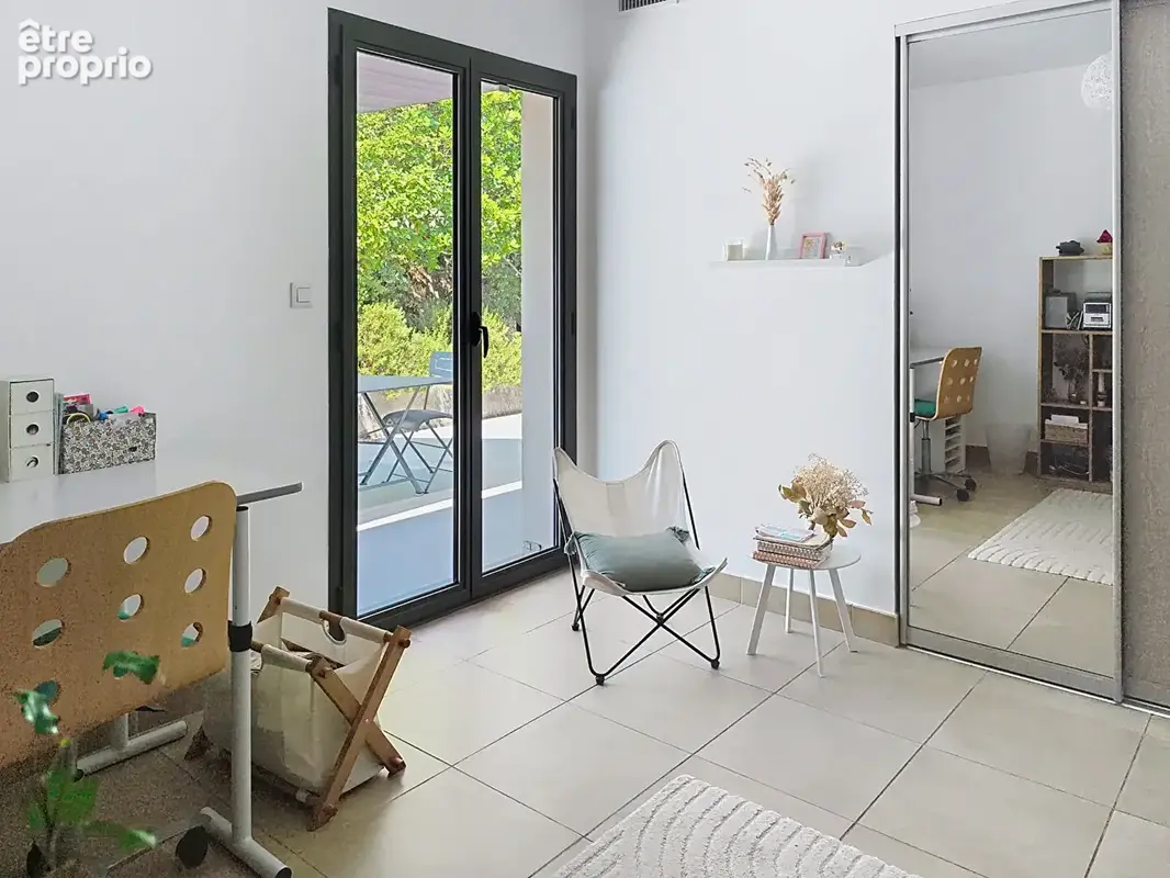 Bien d'exception aux portes d'Avignon -  Vue dégagée -126 m2 - Piscine - photo 7