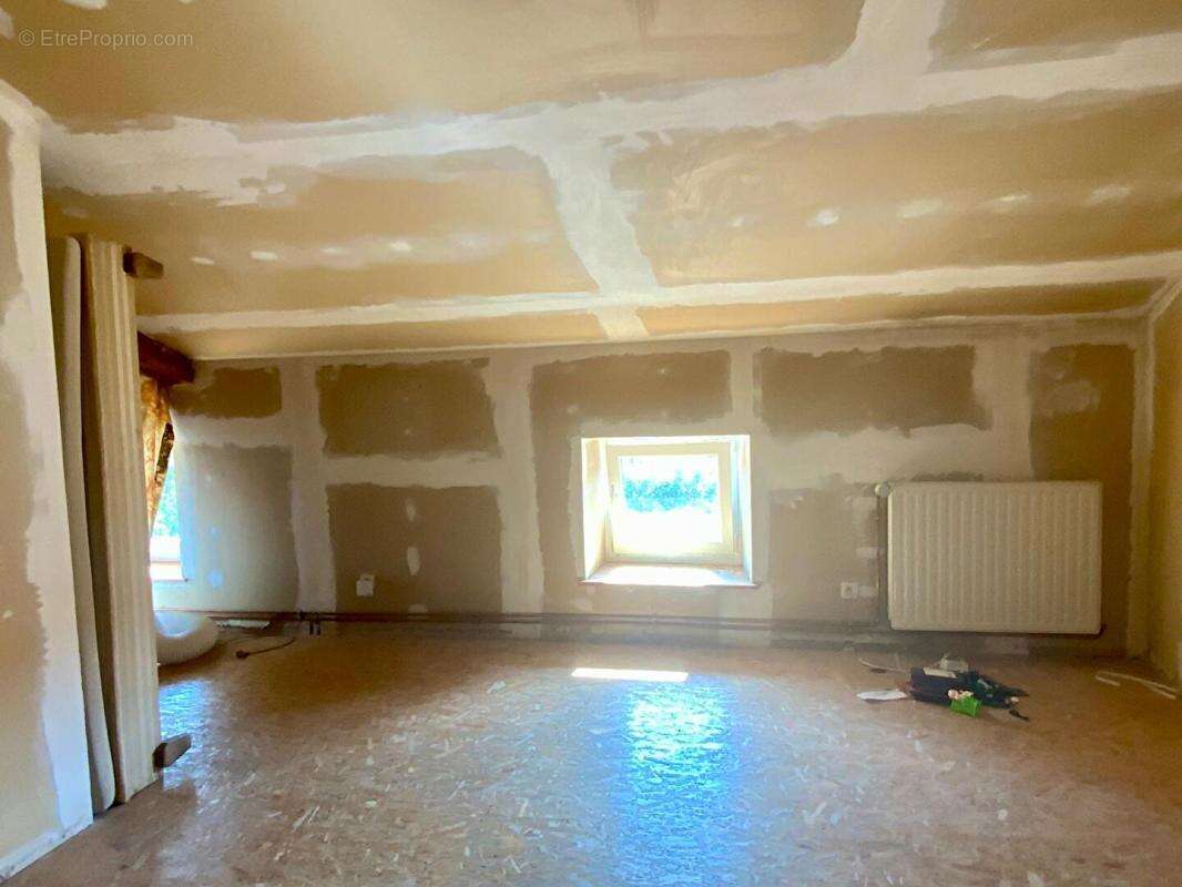 Maison à CONTREXEVILLE