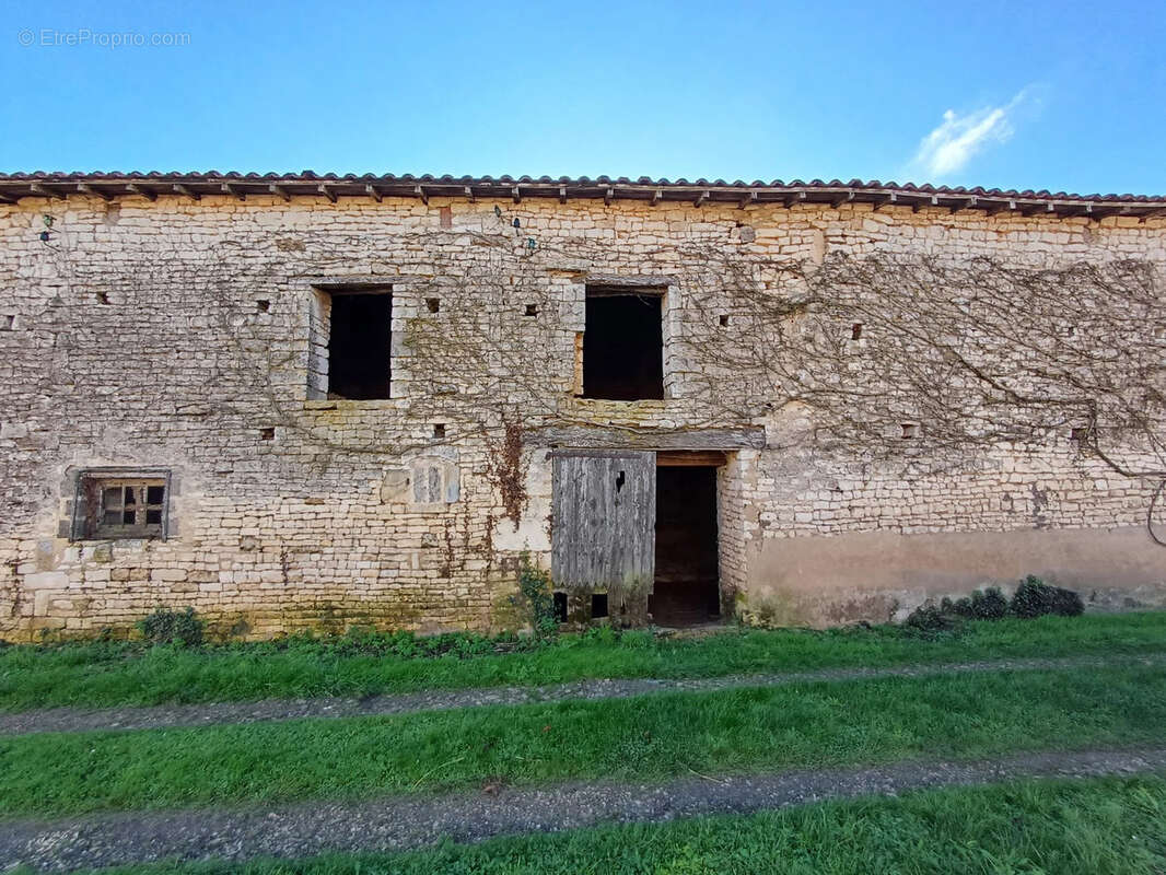 Maison à LA FAYE