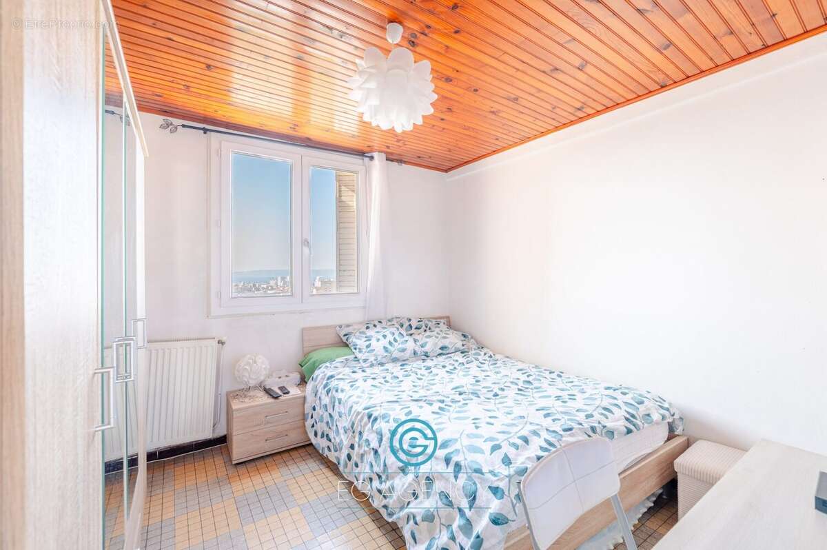 Appartement à MARSEILLE-14E