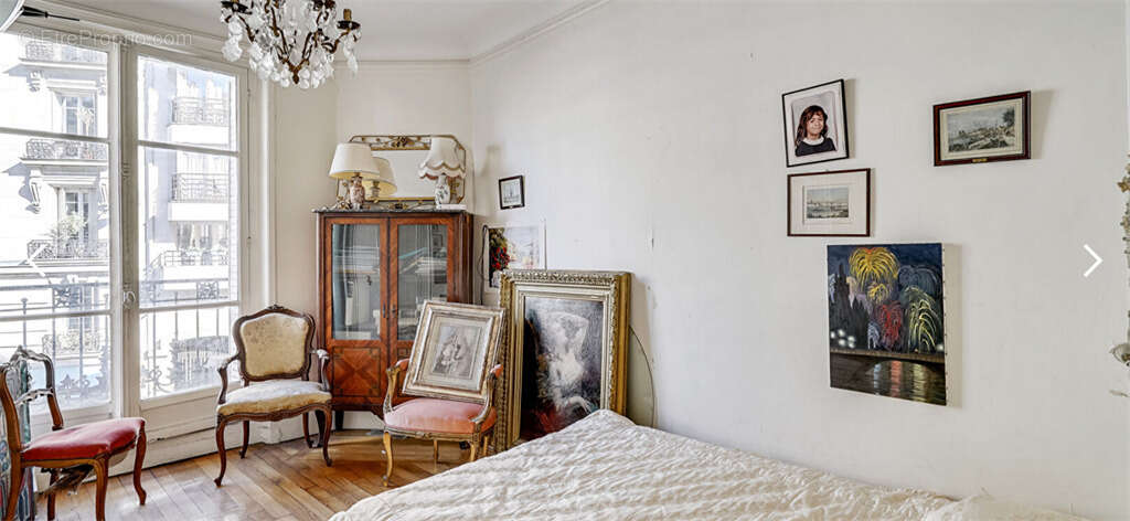 Appartement à PARIS-18E