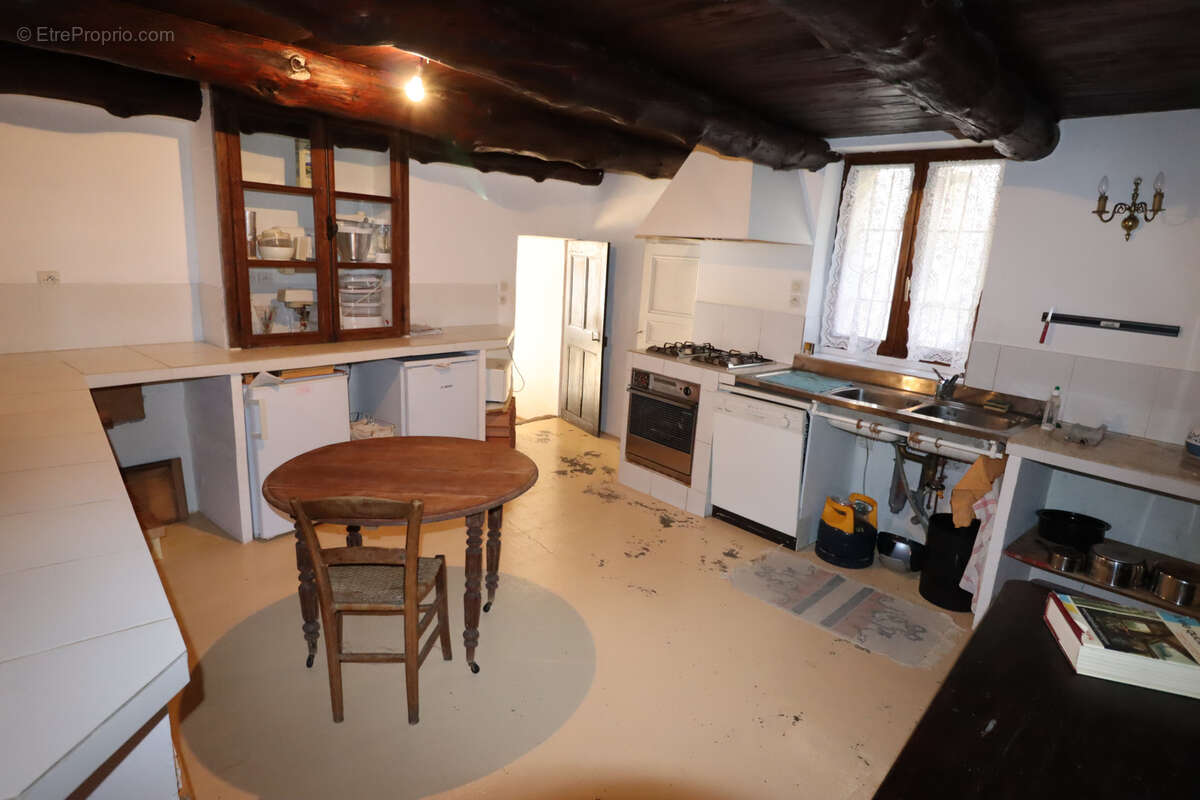 Maison à THORAME-BASSE