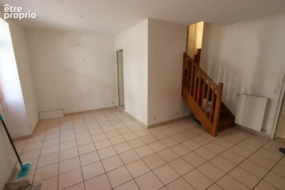 La Charité sur Loire, centre-ville, maison T4 louée par bail 72 m2 - photo 3