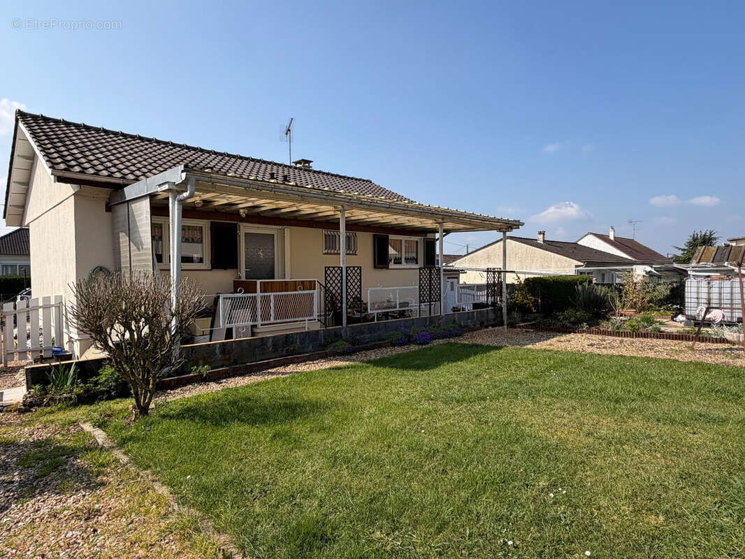Maison à FERRIERES-EN-GATINAIS