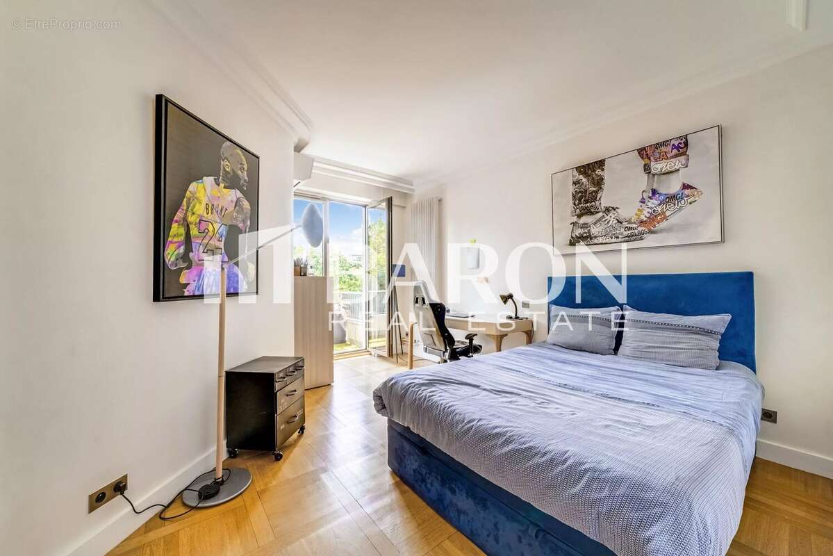 Appartement à NEUILLY-SUR-SEINE