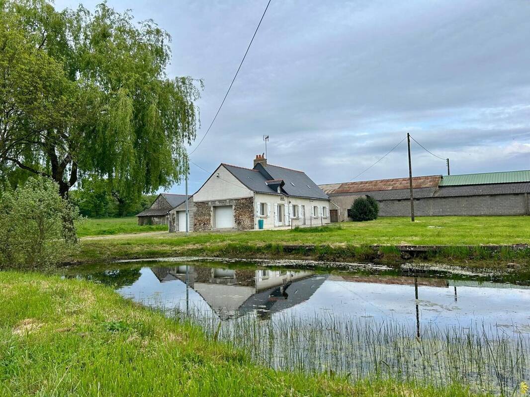 Maison à LA ROUXIERE