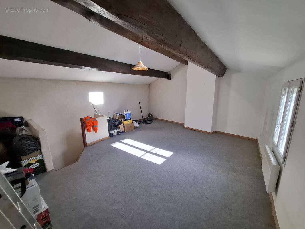 Maison à FONTVIEILLE