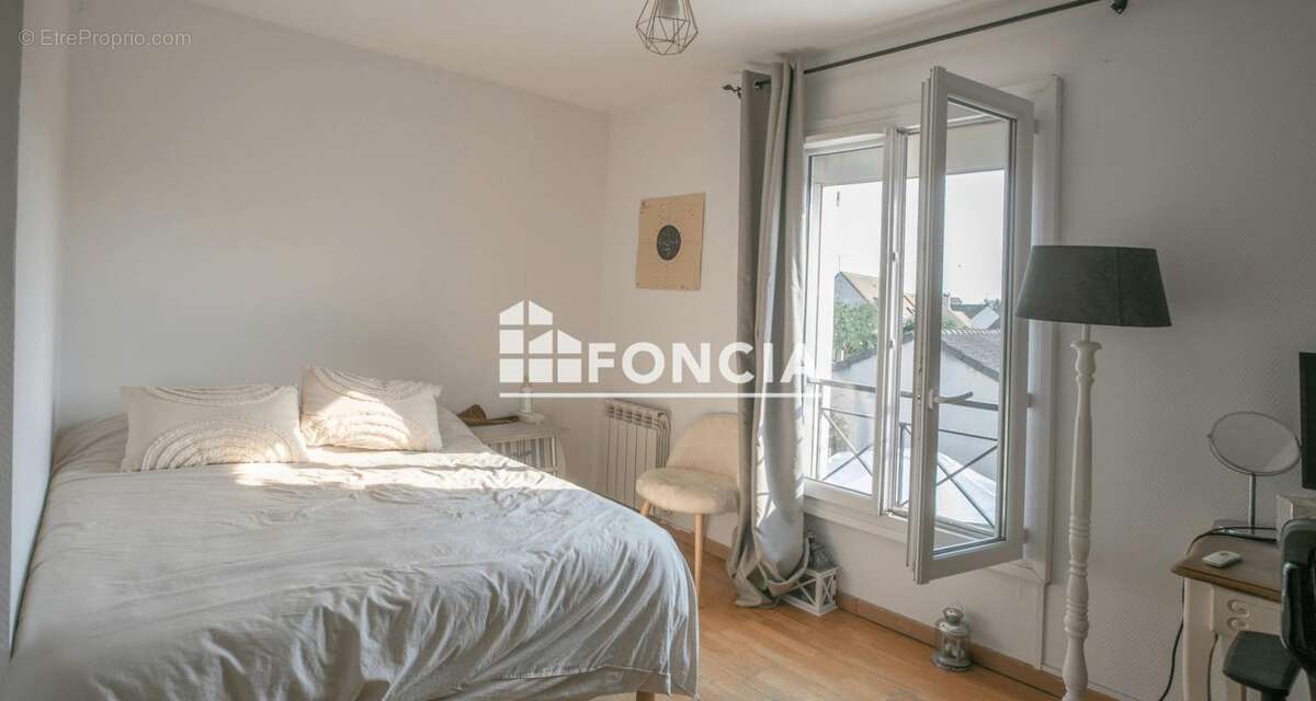 Villeneuve-Saint-Georges, Charmante maison avec jardin et garage - photo 7