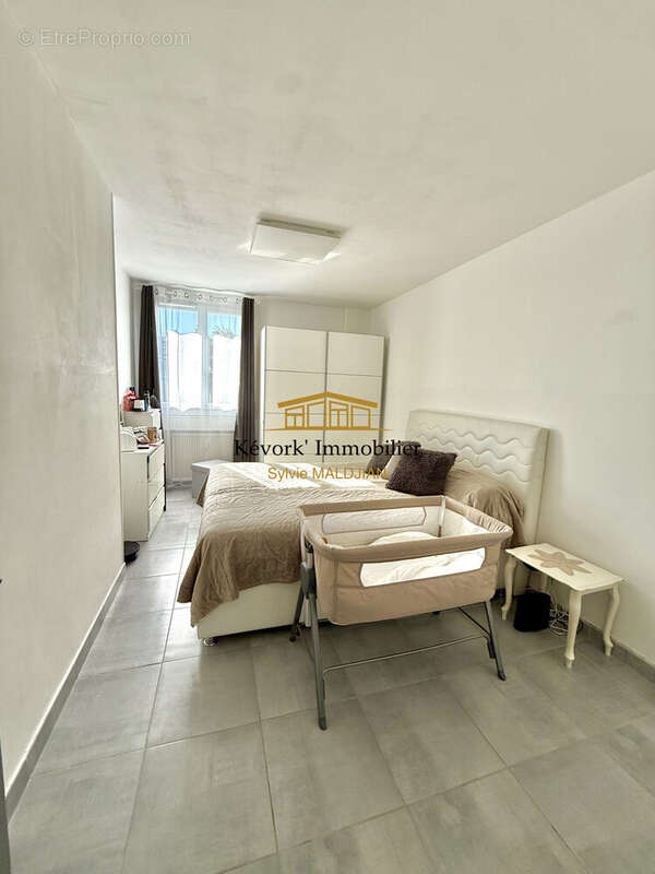 Appartement 85 m² à Bourg-Les-Valence  - photo 9