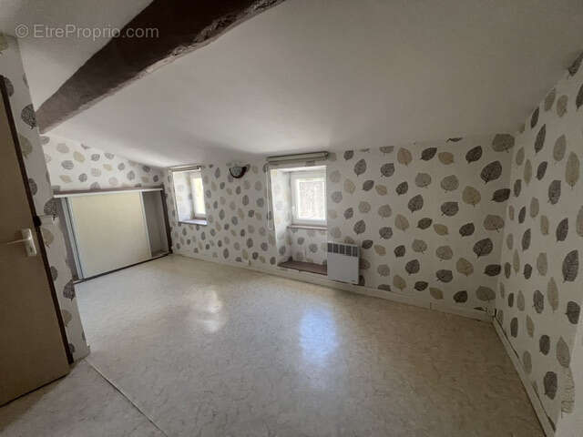 Maison de village avec cour grande terrasse et garage - photo 11