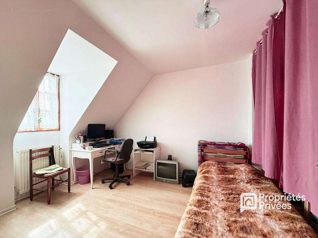 Maison à DAMVILLE