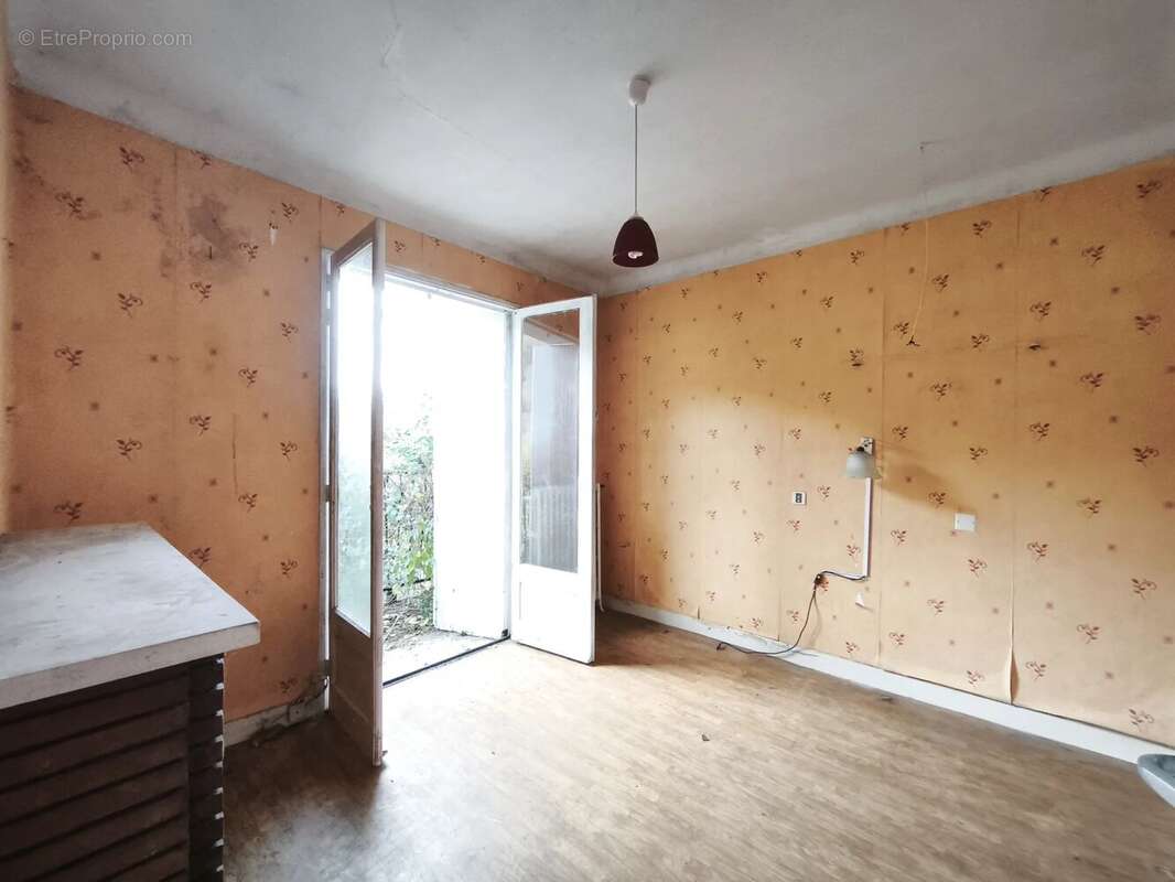 Maison à DECAZEVILLE