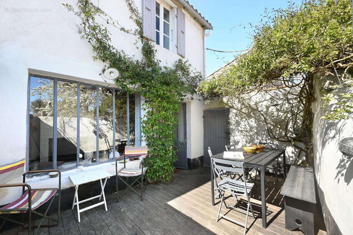 Maison à SAINT-CLEMENT-DES-BALEINES