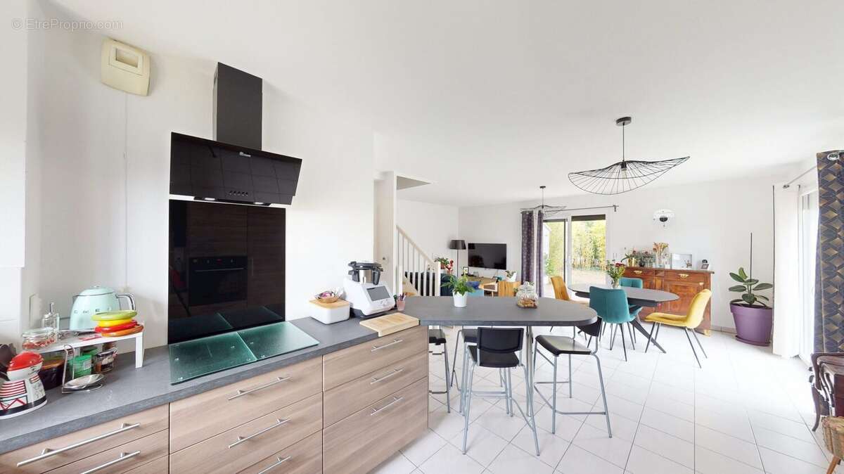 Maison à LA SALVETAT-SAINT-GILLES