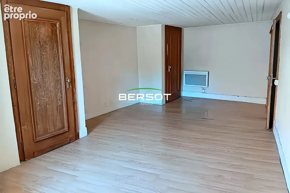 Maison de village avec deux appartements et un garage - photo 14