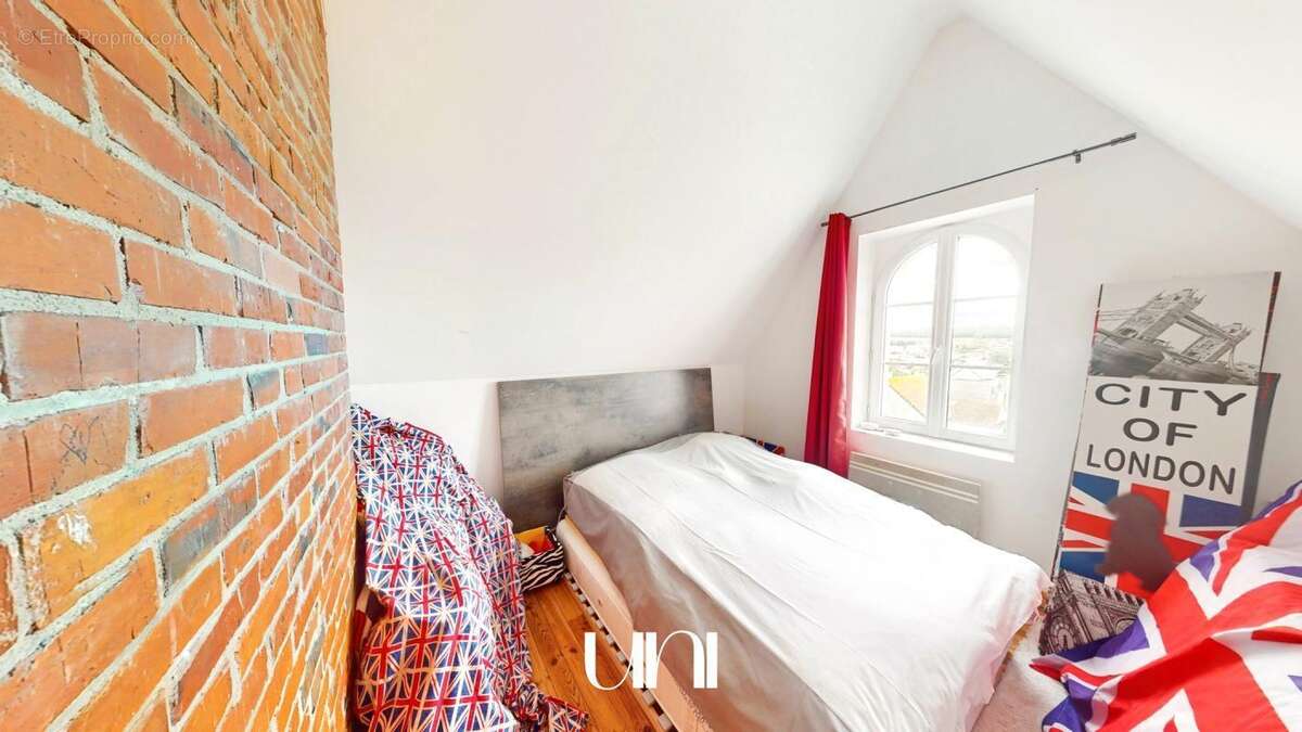 Maison à PORT-EN-BESSIN-HUPPAIN