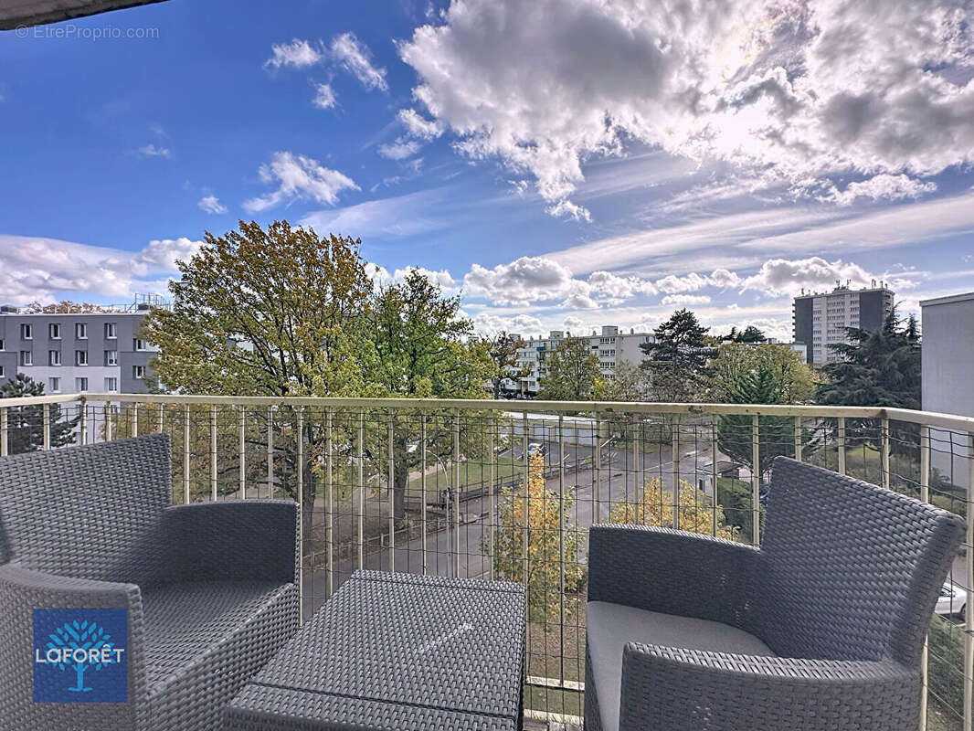 Appartement à SAINT-MICHEL-SUR-ORGE