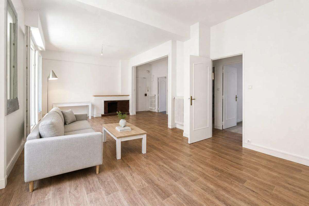Appartement à MARSEILLE-2E