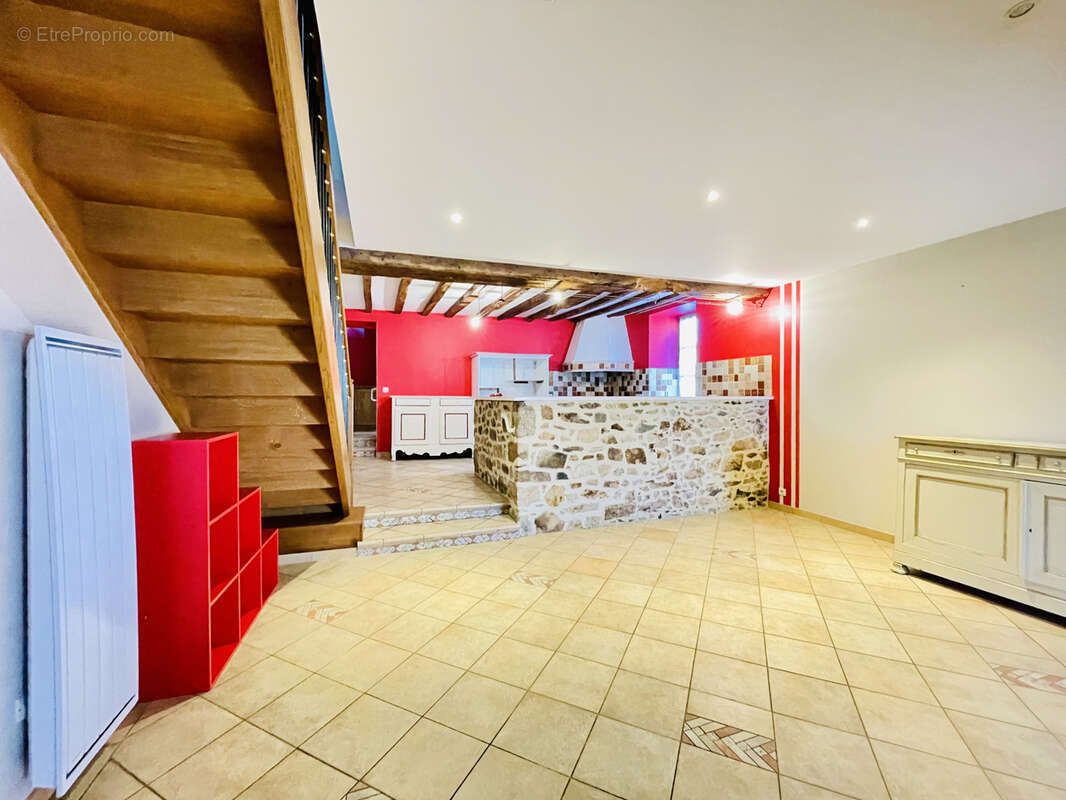 Maison à SAINT-CHRISTOPHE