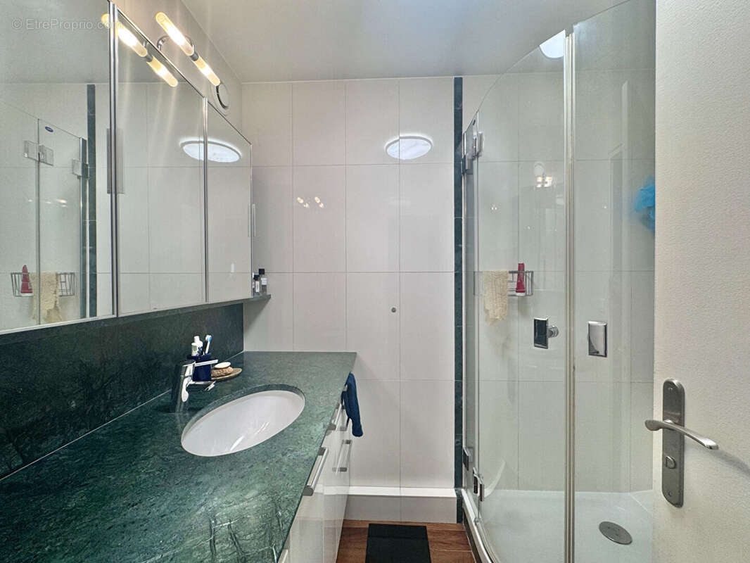Appartement à PARIS-20E