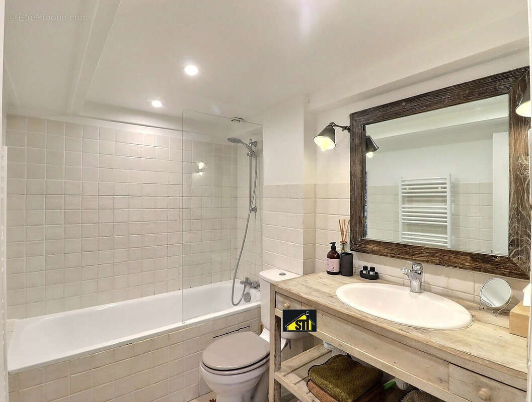 Appartement à PARIS-14E