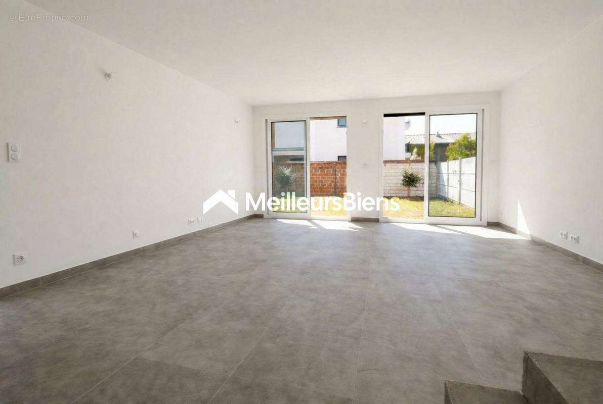 Maison à SAINT-MAUR-DES-FOSSES