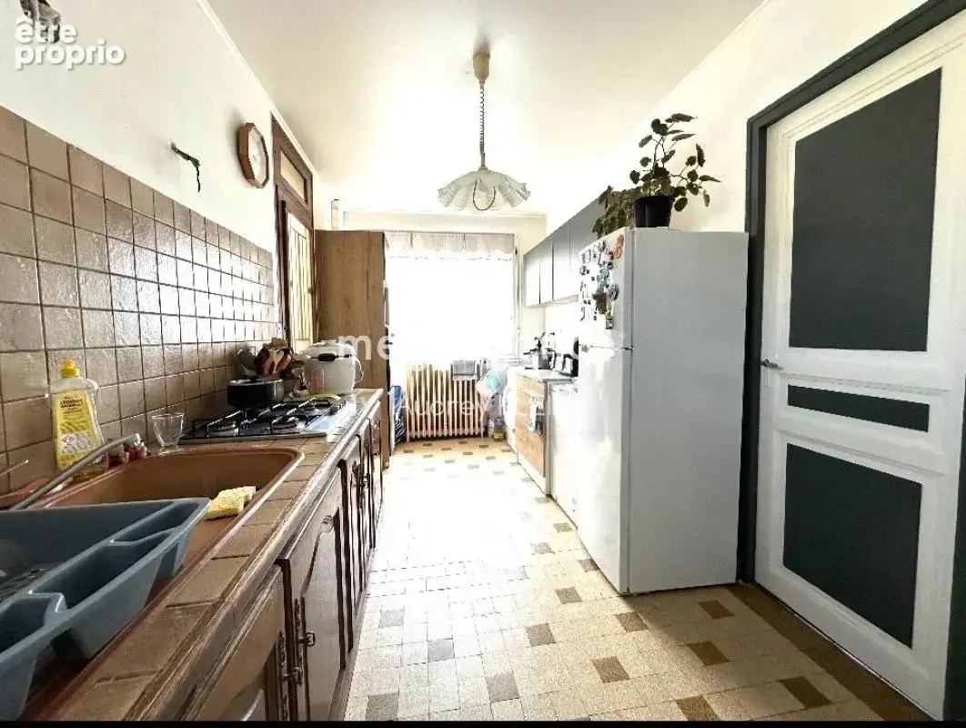 Maison sur sous sol et terrain clos de 680m2 - photo 8