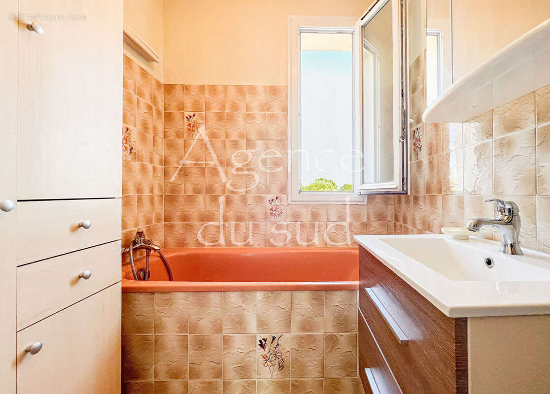 Appartement à MARSEILLE-12E