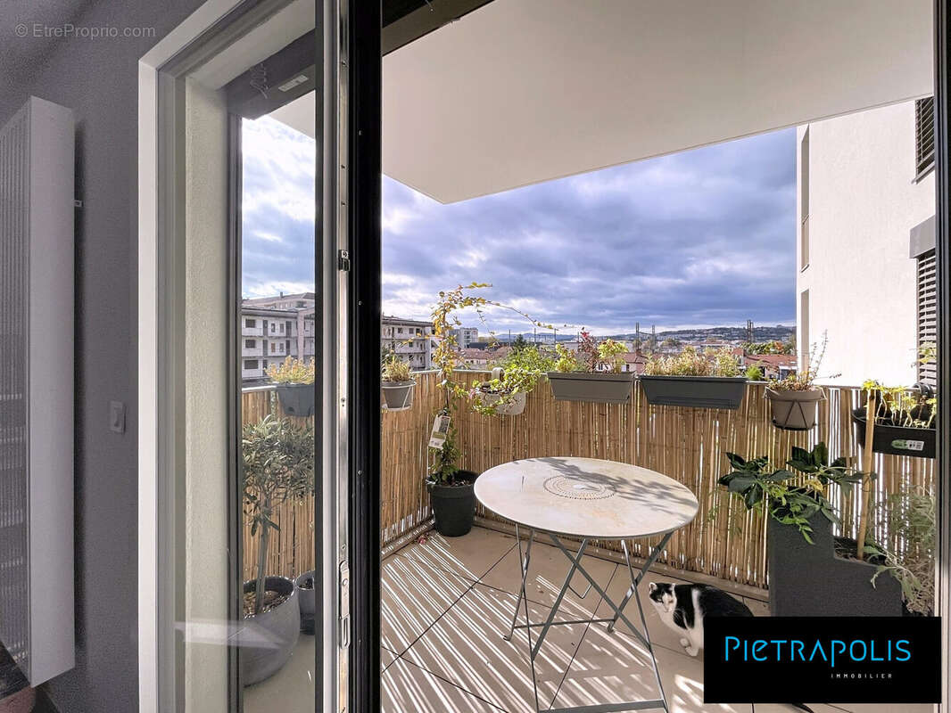 Appartement à LYON-8E