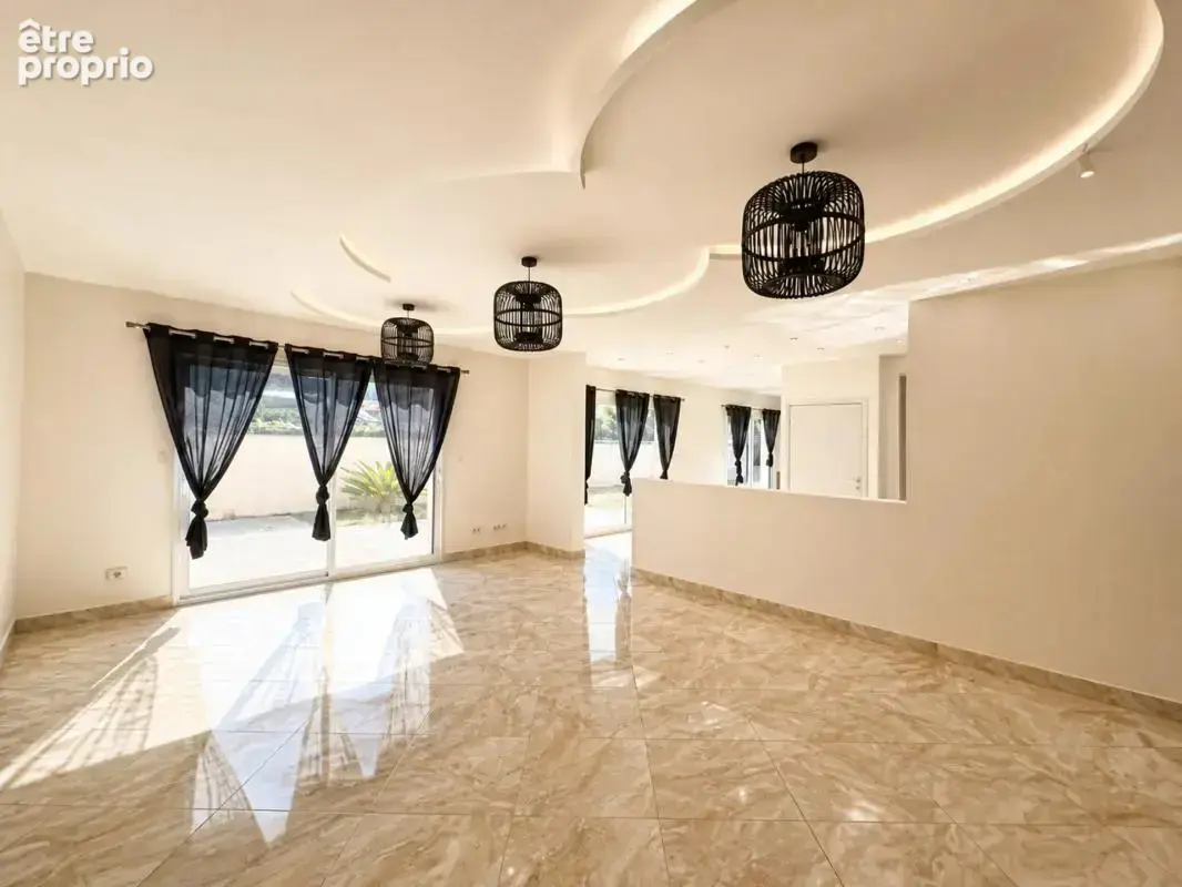 Maison de 5 pièces de 137 m² à Mantes-la-Jolie - photo 2