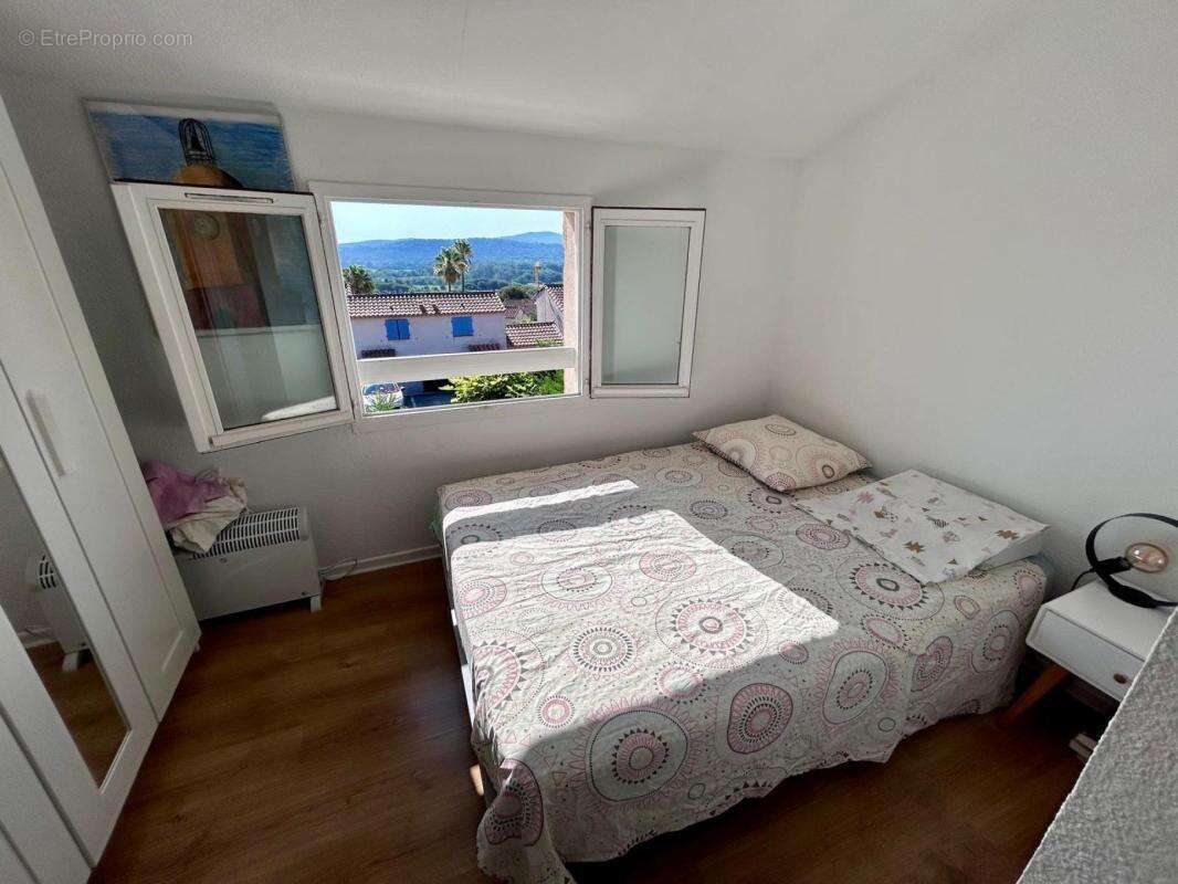 Appartement à COGOLIN