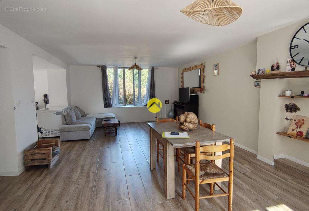 Maison 104 m² à Le Bourg-D'hem  - photo 3