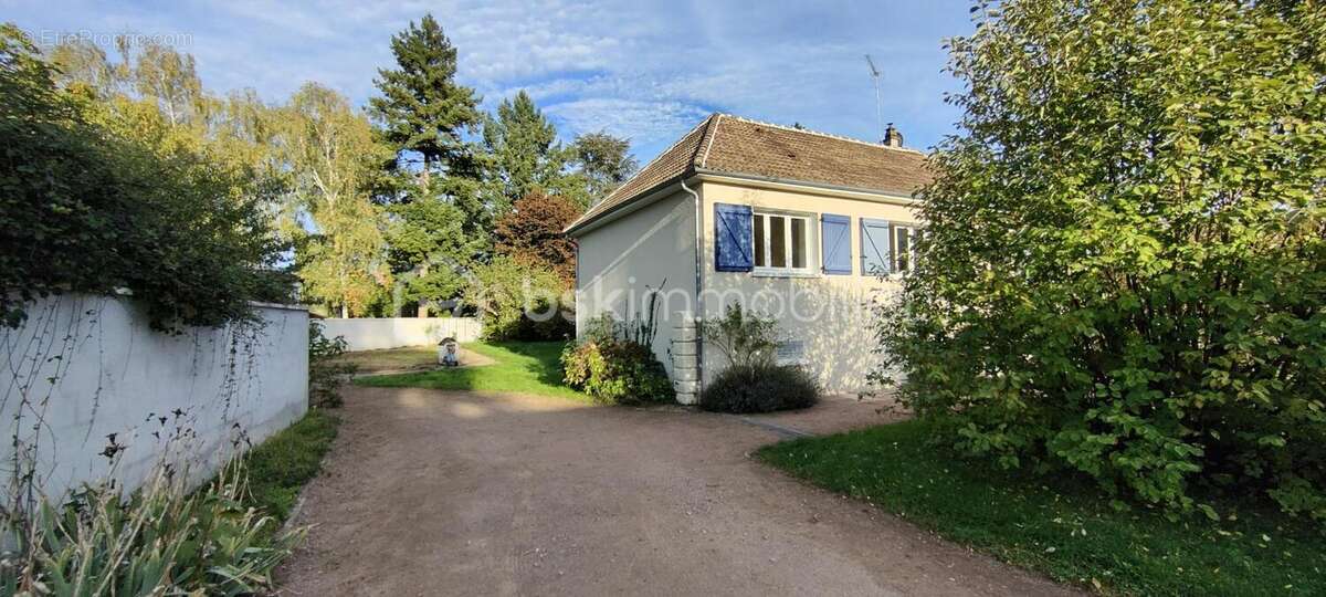 Maison à VARENNES-VAUZELLES