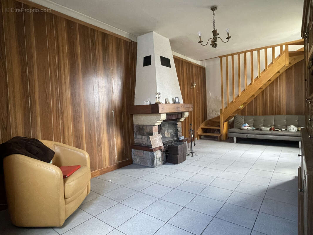 Maison a renover dans le quartier de marissel - photo 2