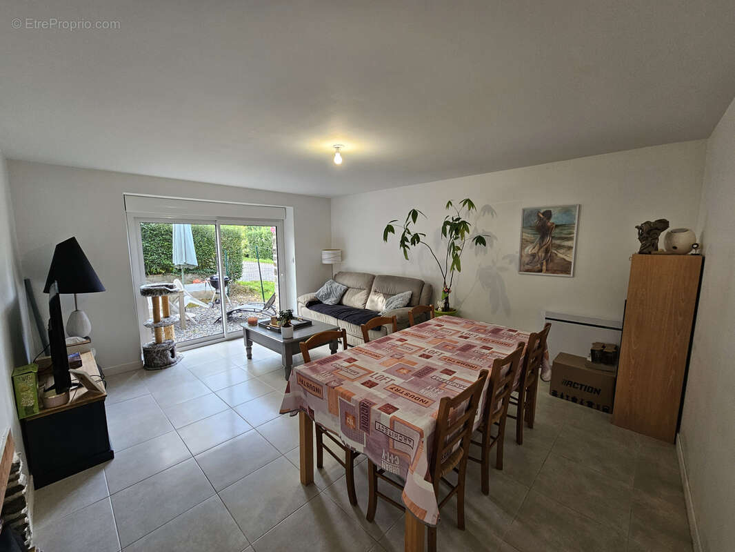 Maison à SAINT-JEAN-DES-CHAMPS