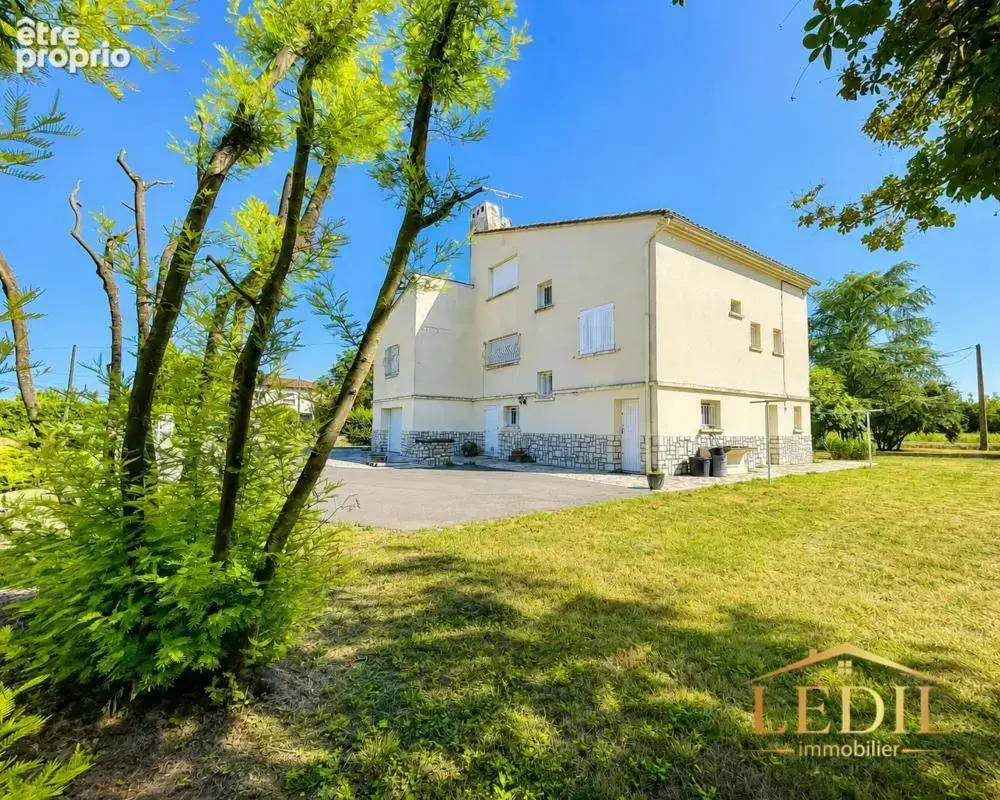 Maison de campagne avec de la terre - photo 4