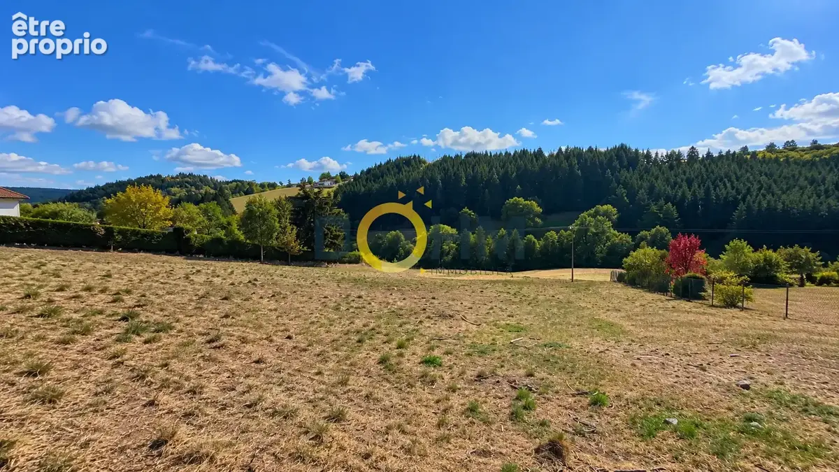 Terrain à SAINT-JUST-MALMONT