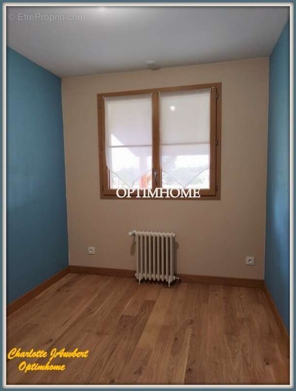 Maison à LA ROCHE-CHALAIS