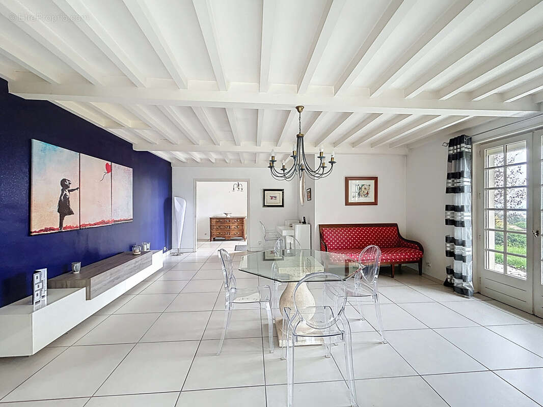 Maison à ECOTAY-L&#039;OLME