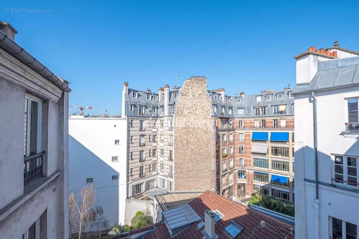 Appartement à PARIS-10E
