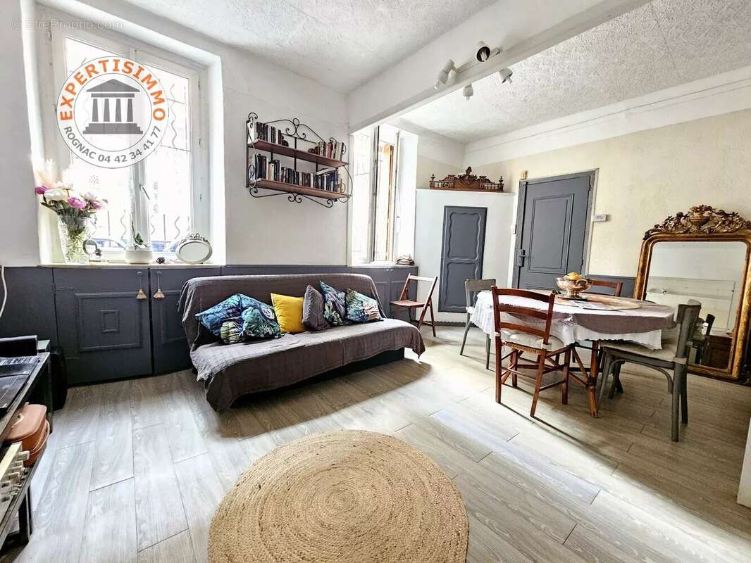 Appartement à MARSEILLE-7E