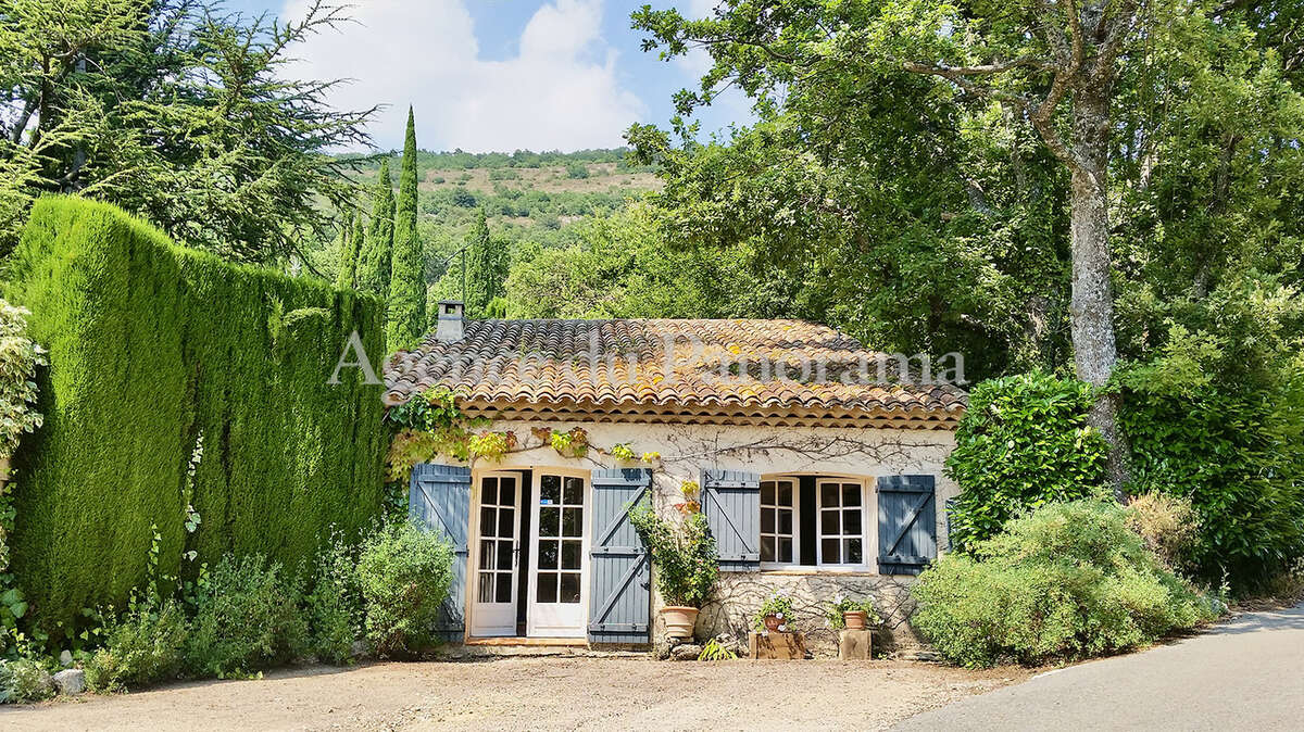 Du charme et du calme pour cette belle villa - photo 3