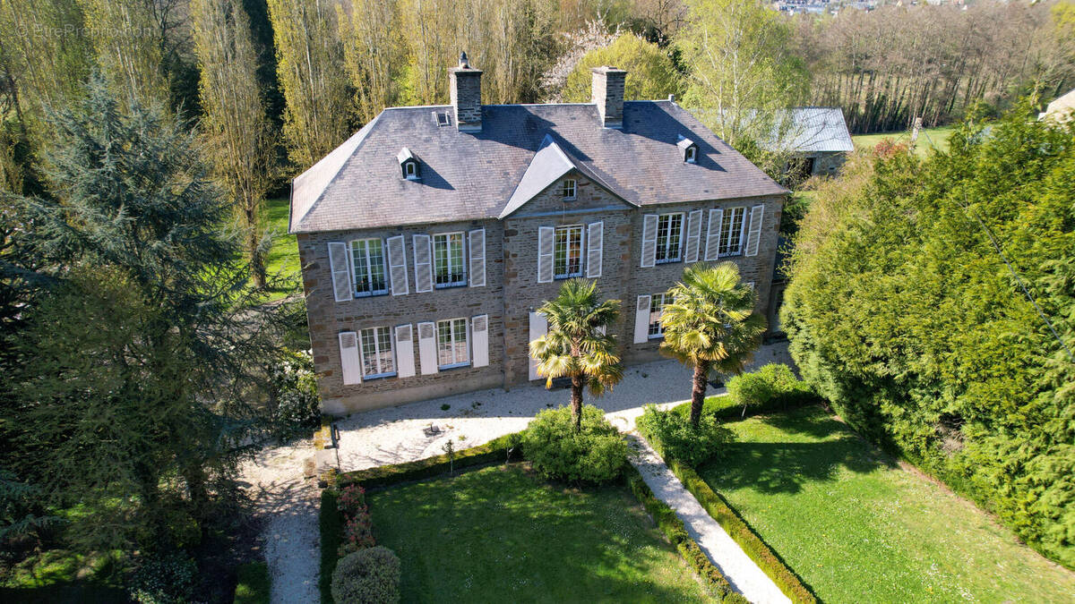 Maison à SAINT-PIERRE-DU-REGARD