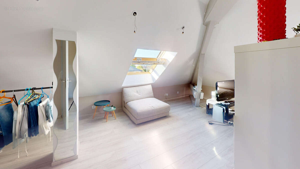 Maison à AVANNE-AVENEY