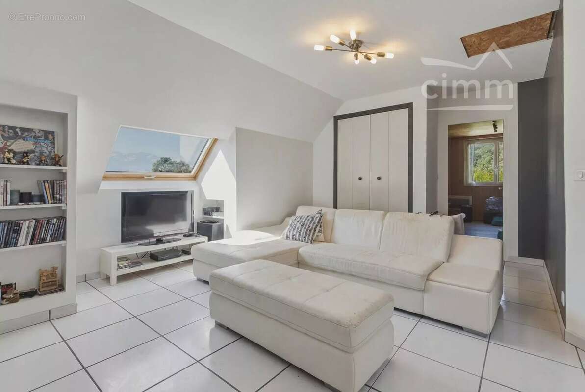 Maison à LA TERRASSE