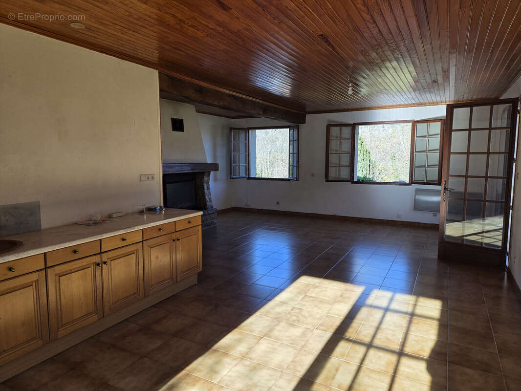 Maison à TARASCON-SUR-ARIEGE